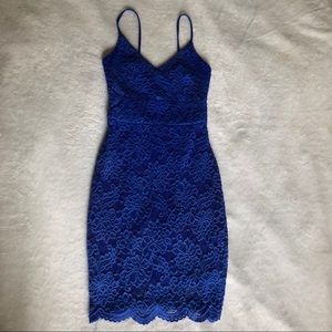 Bodycon lace dress